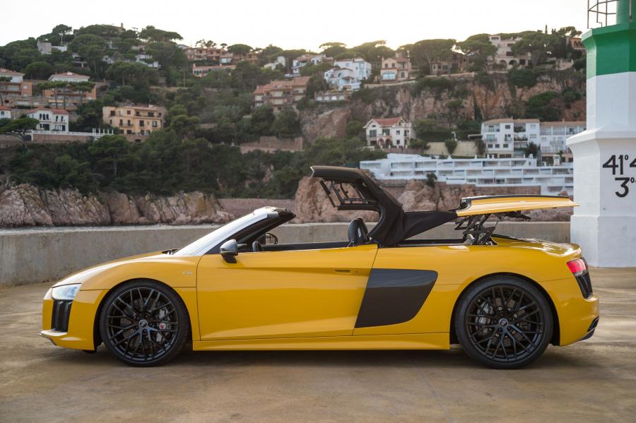  Audi R8 Spyder V10 2016 года  (WW) (фото 2 из 61)